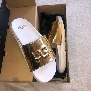 Ugg fur lined slides in Gold
